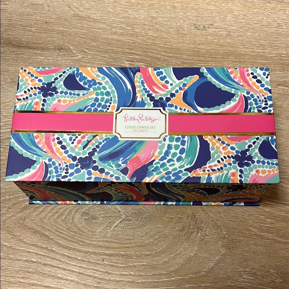 Lilly Pulitzer 3-piece candle set in the "So Juicy" scent NEW IN BOX